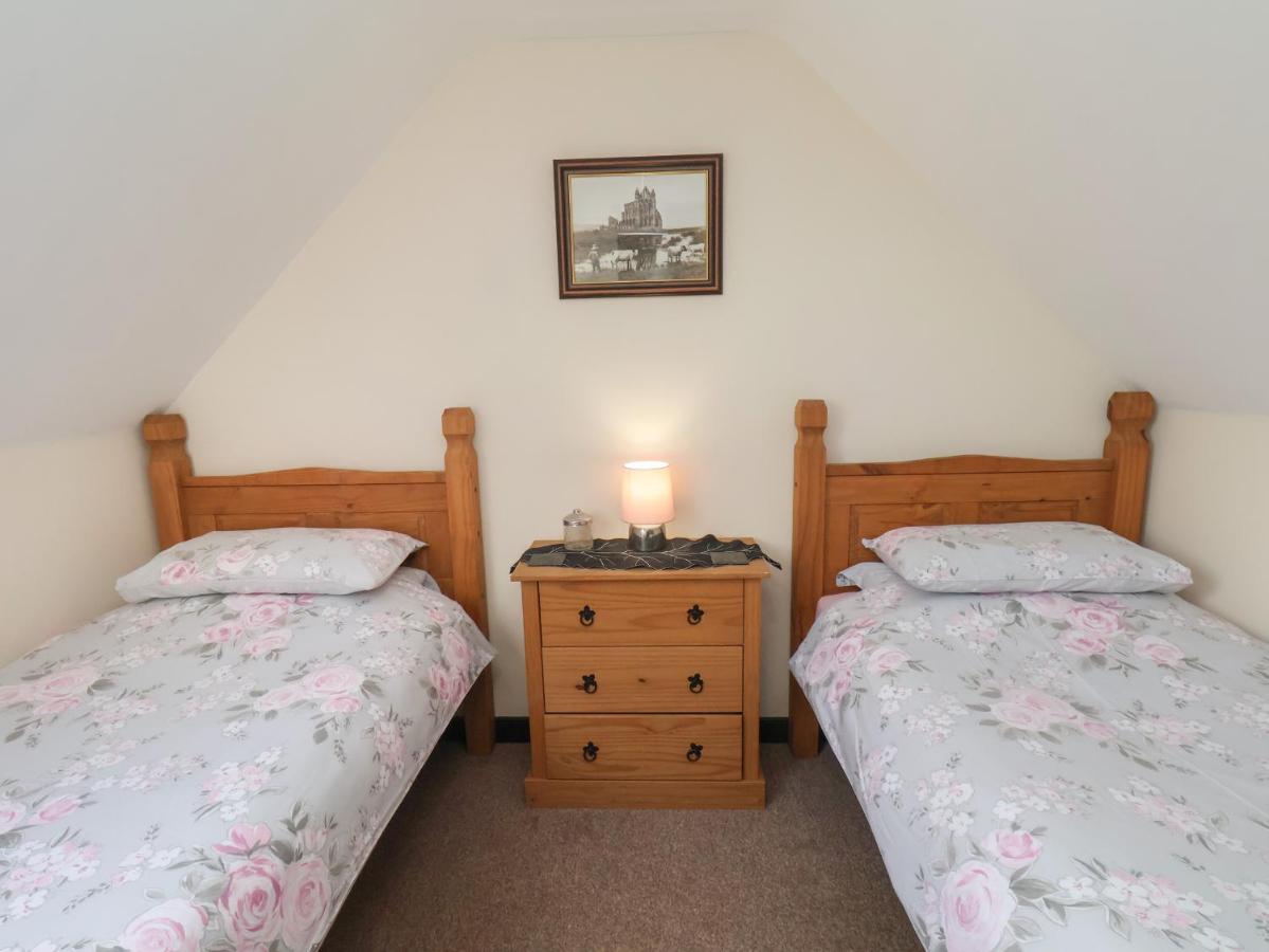 Cow Byre Cottage Whitby Exterior photo